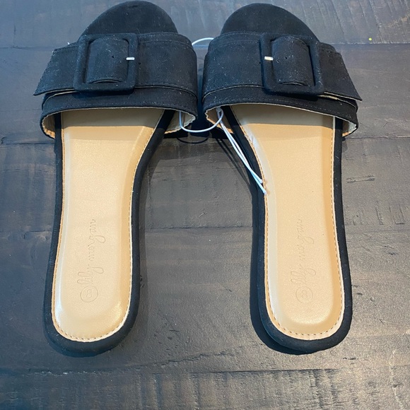 New Lilly Morgan Black Flats - Picture 2 of 3